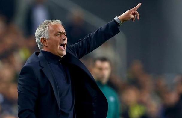 穆里尼奥：我被罚下次数创了世界纪录，但最近被罚下是闹剧