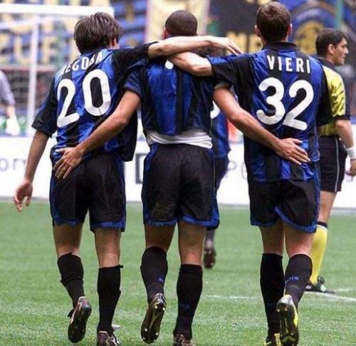 在国家队和国米球员合影聚餐，尤文球迷批洛卡特利不配做队长